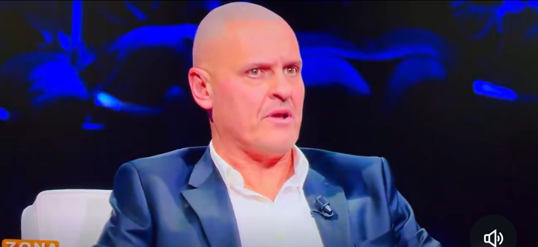 Alessandro De Giuseppe (stopframe Mediaset Infinity)